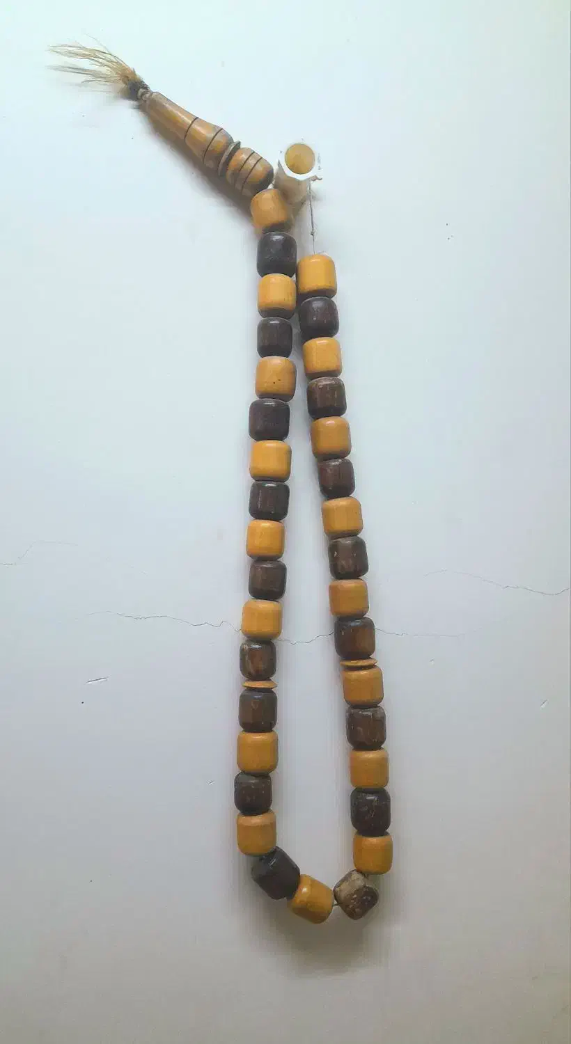 تسبیح بزرگ قدیمی قدیمی|کلکسیون اشیاء عتیقه|بهبهان, |دیوار