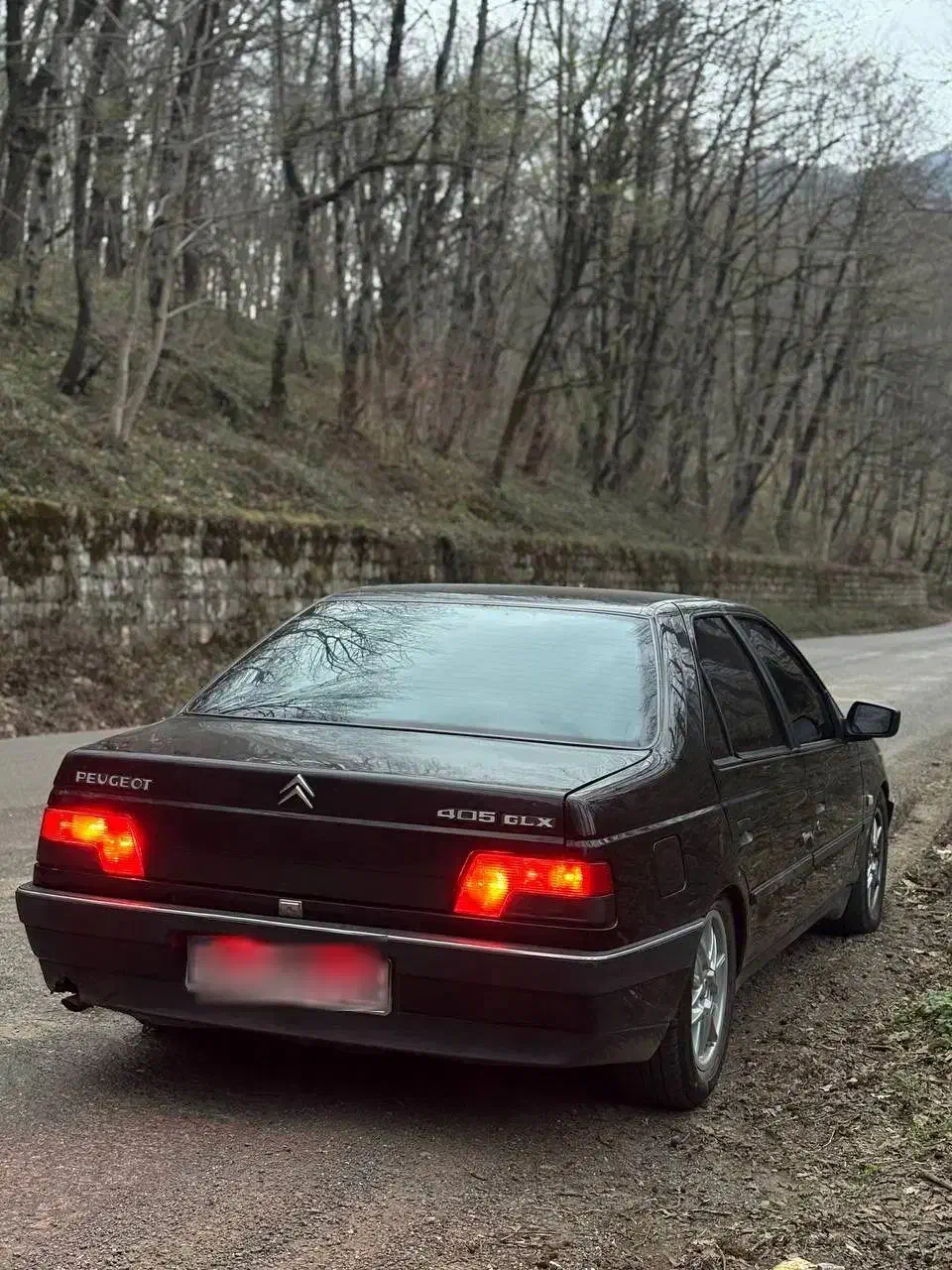 پژو ۴۰۵ مشکی|خودرو سواری و وانت|سیاهکل, |دیوار