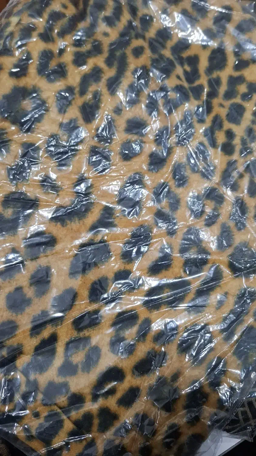 شال و روسری عمده|عمده‌فروشی|رشت, چله خانه|دیوار