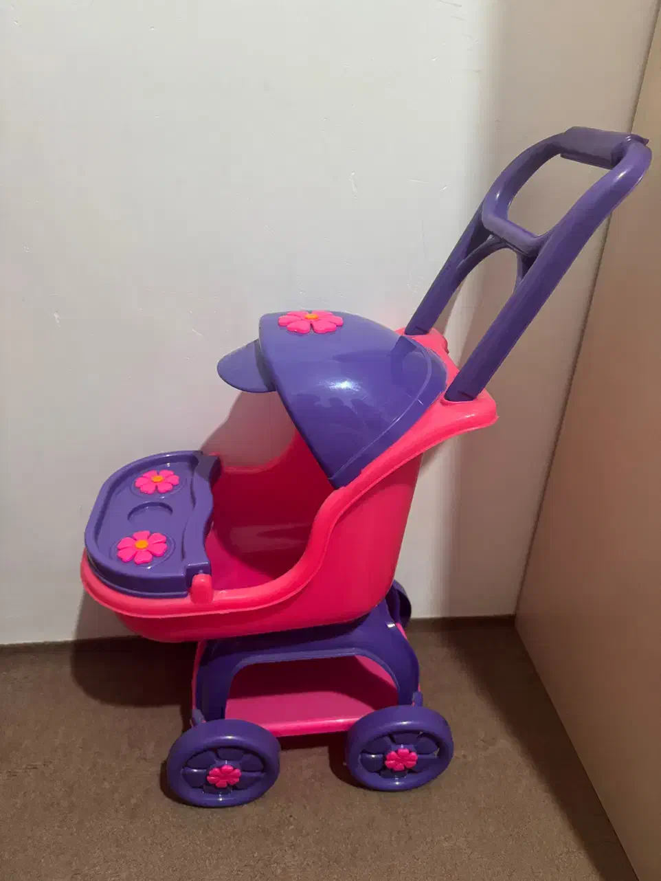 میز‌ تحریر،گهواره،کالسکه|کالسکه و لوازم جانبی|ارومیه, |دیوار