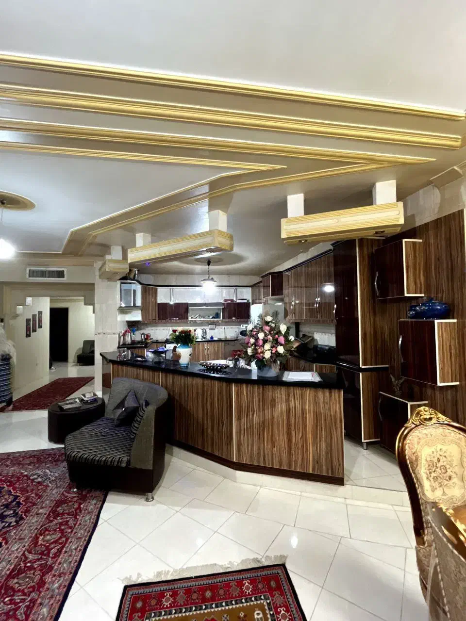 فروش آپارتمان 200متری 4خواب تک واحدی شیرخوارگاه|فروش آپارتمان|خرمآباد, |دیوار