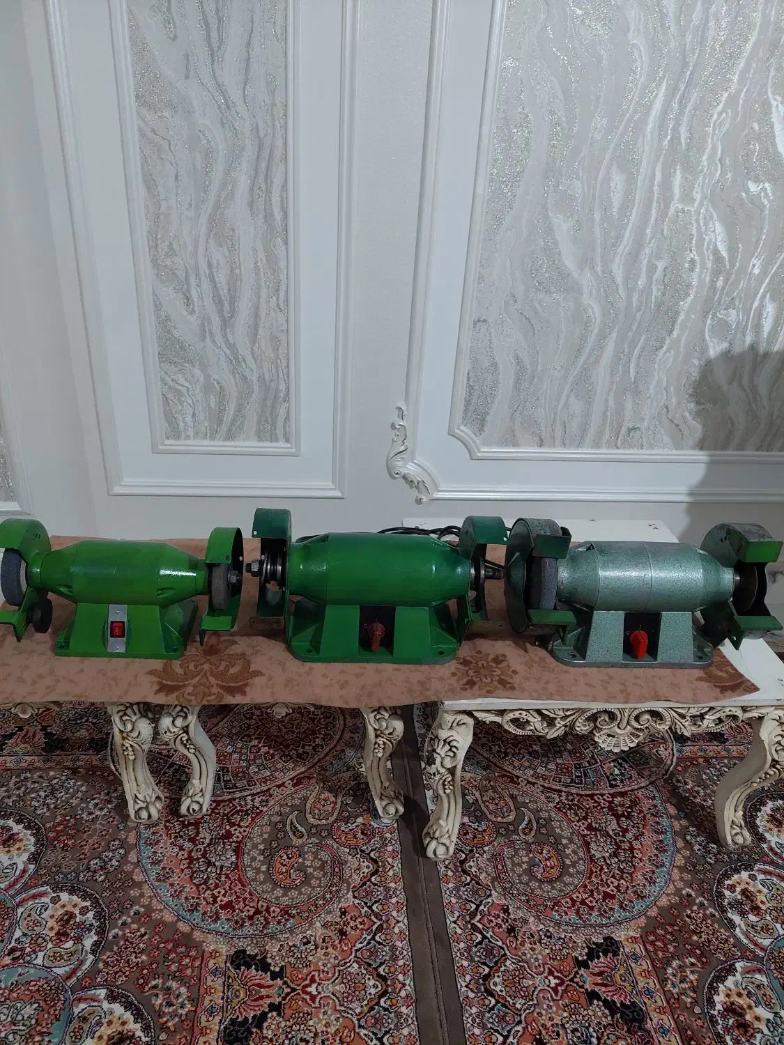 سندان یا سندون|ابزارآلات|تهران, استاد معین|دیوار