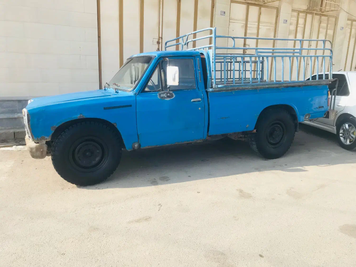 نیسان۸۱کولر دار|خودرو سواری و وانت|بندر گناوه, |دیوار