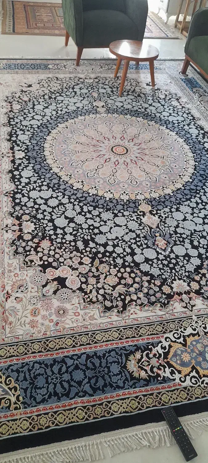 فرش ۹ متری خوشرنگ|فرش|خرم‌آباد, |دیوار