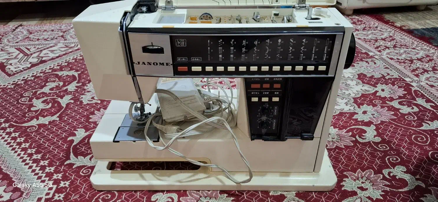 چرخ ژانومه دیلم|چرخ خیاطی و ریسندگی|دیلم, |دیوار