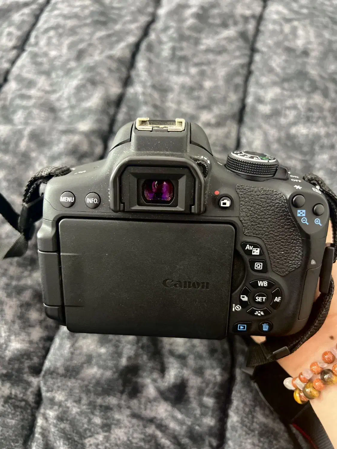 Canon EOS 750D +لنز 135-18|دوربین عکاسی و فیلم‌برداری|بوشهر, |دیوار