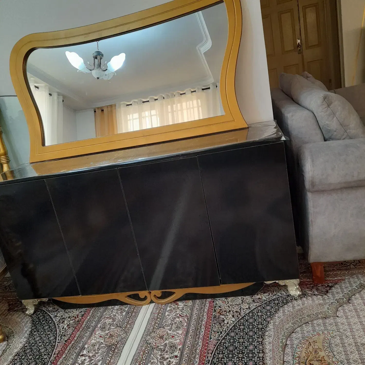 کنسول مشکی طلایی|بوفه، ویترین، کنسول|مراغه, |دیوار