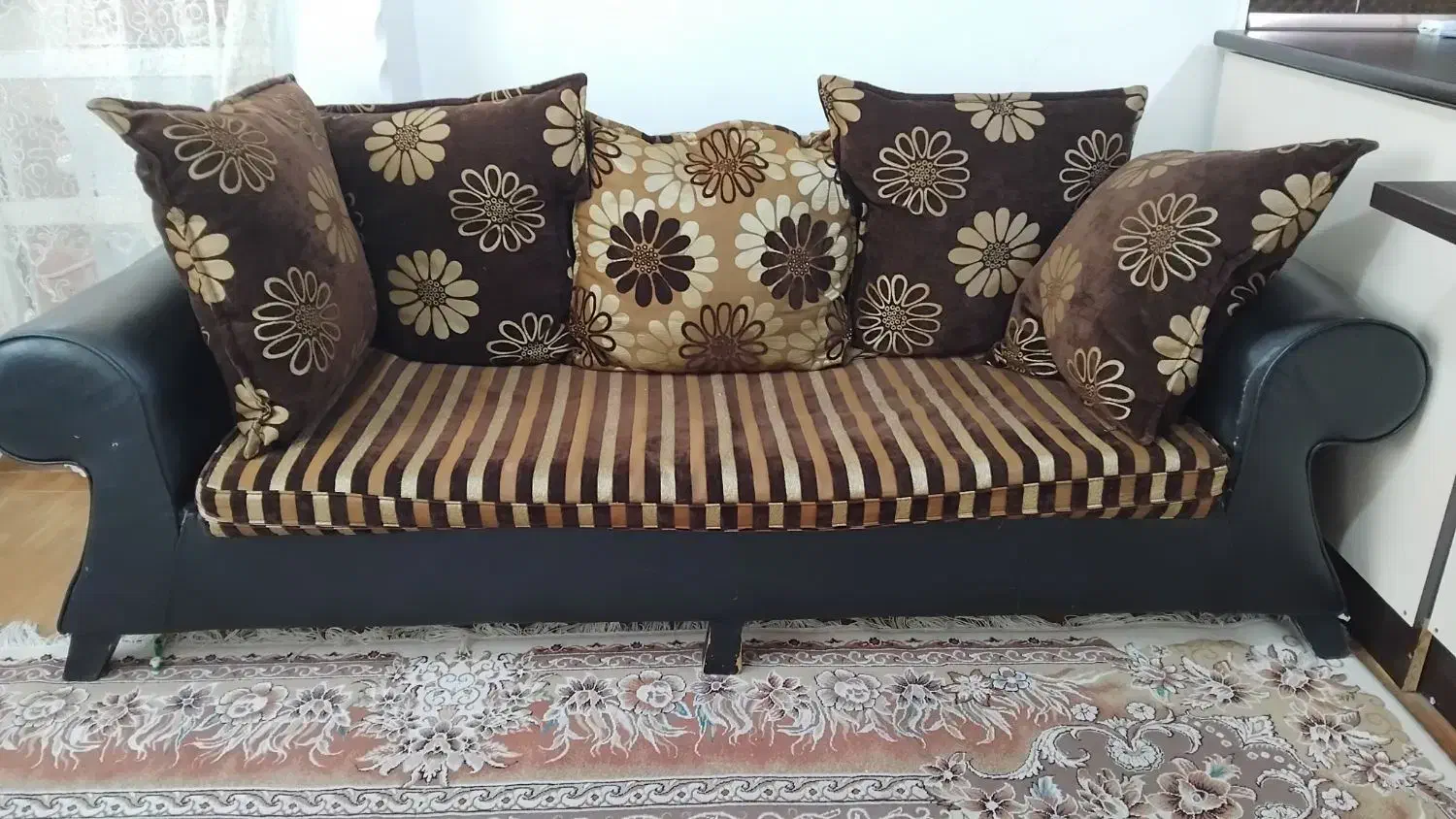 مبل چرم ۷ نفره|مبلمان خانگی و میز عسلی|فومن, |دیوار