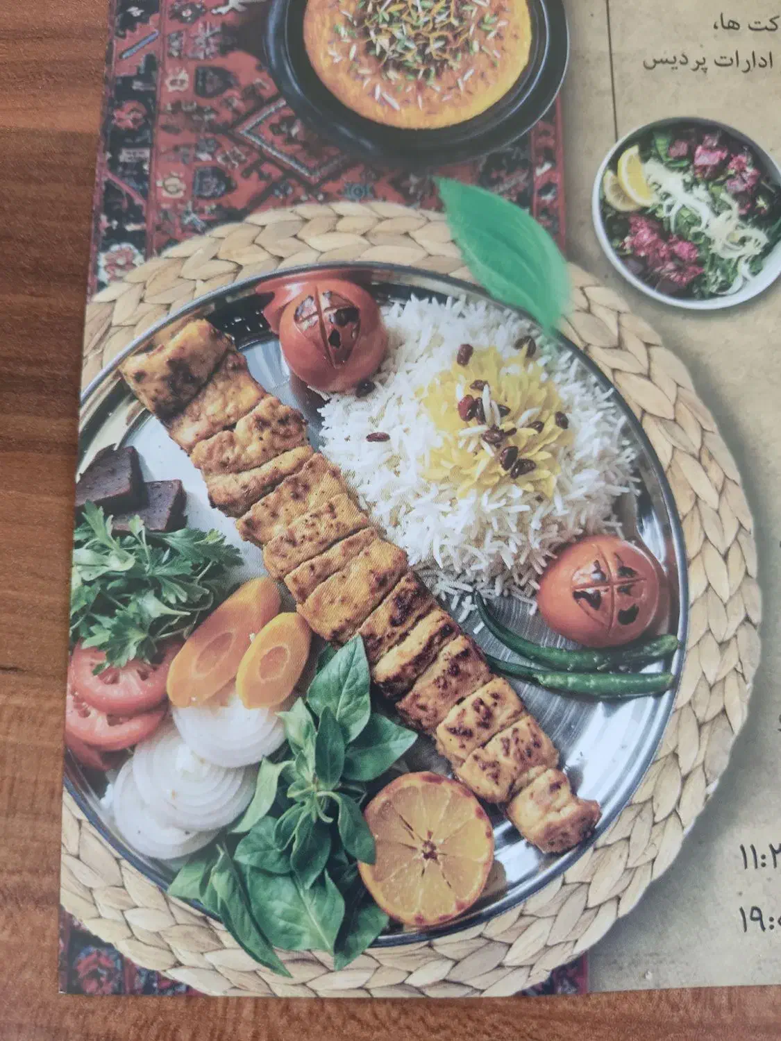 به یک آشپز نیازمندیم|استخدام خدمات فروشگاه و رستوران|پردیس, شهرک صنعتی خرمدشت فاز ۷|دیوار