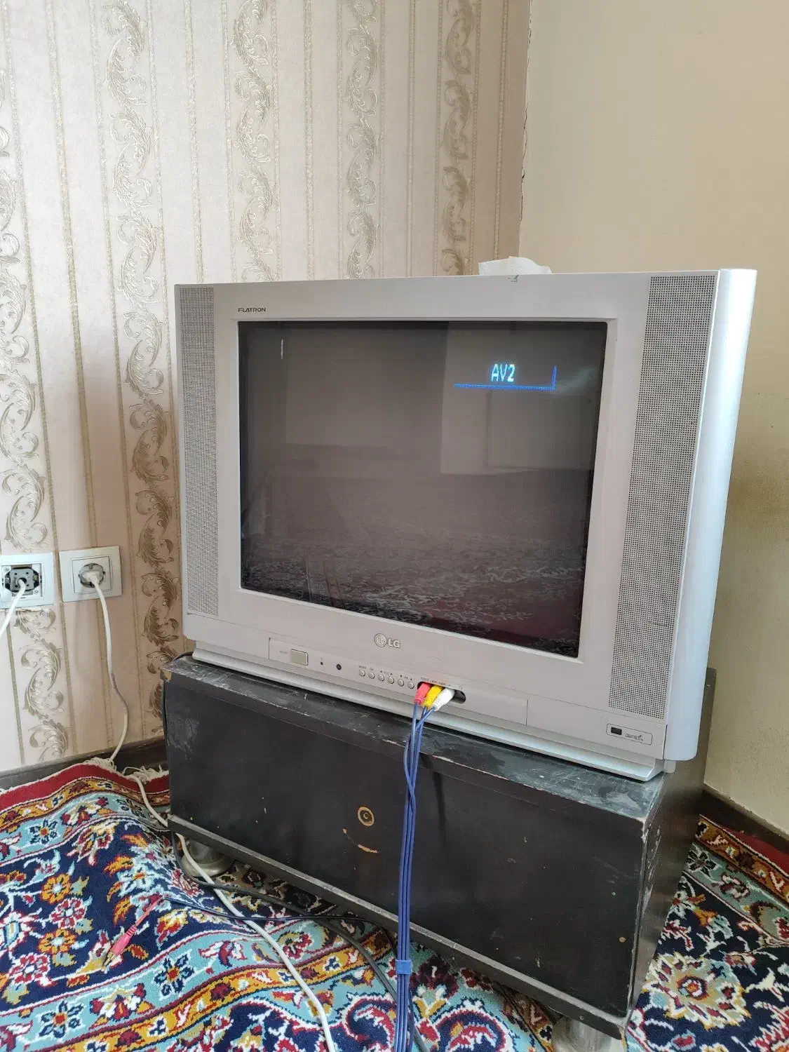 تلوزیون ال جی|تلویزیون و پروژکتور|پرند, فاز ۶|دیوار