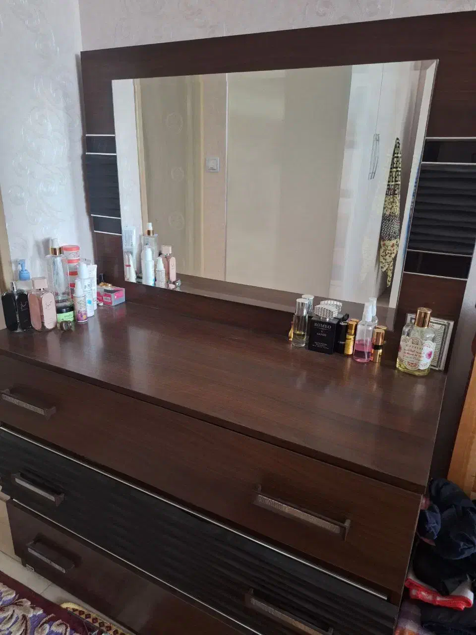 دراورآینه2پاتختی کاملا سالم و ن باهم ۹میلیون تومان|تخت و سرویس خواب|کرمانشاه, |دیوار