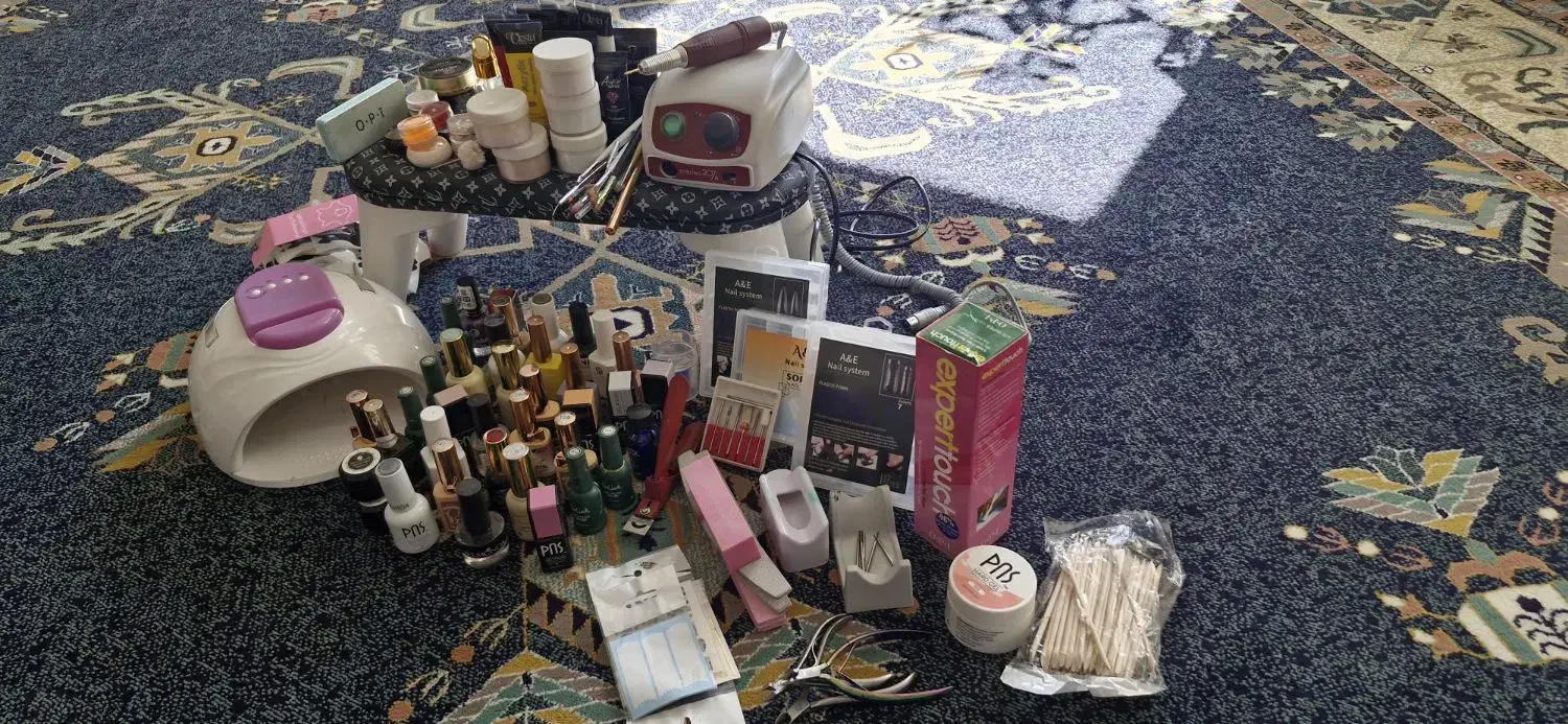 وسایل کامل کاشت ناخن|آرایشی، بهداشتی، درمانی|سنندج, |دیوار