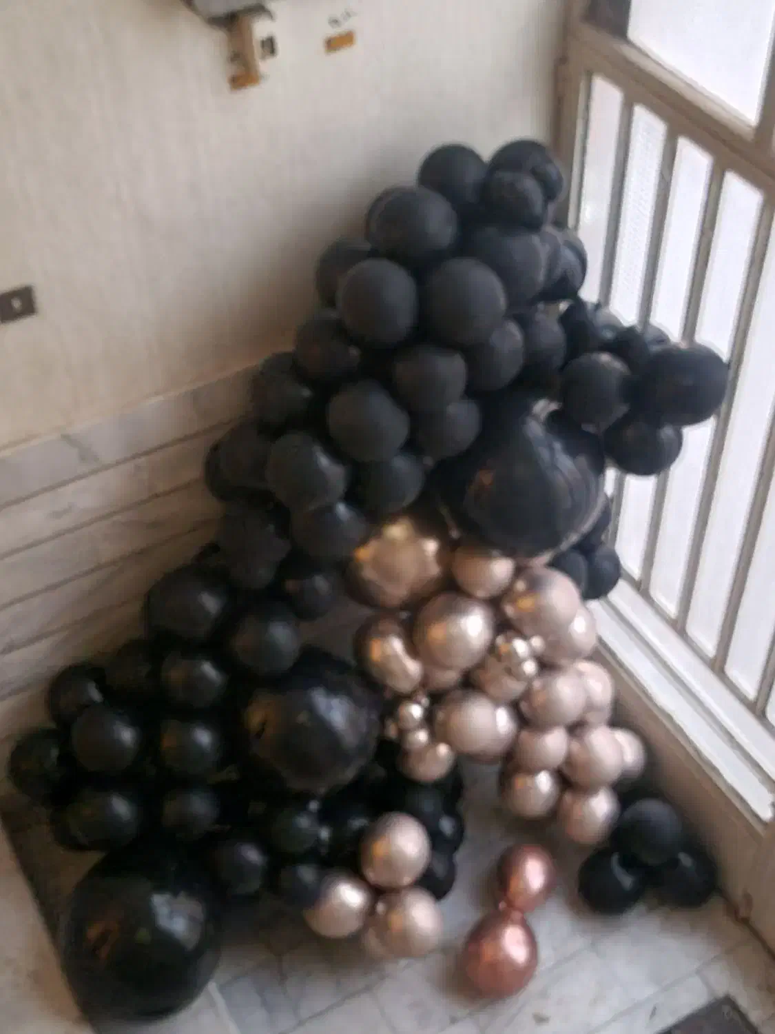 بادکنک حجم زیاد مشکی کرومی|کلکسیون و سرگرمی|اصفهان, بیدآباد|دیوار