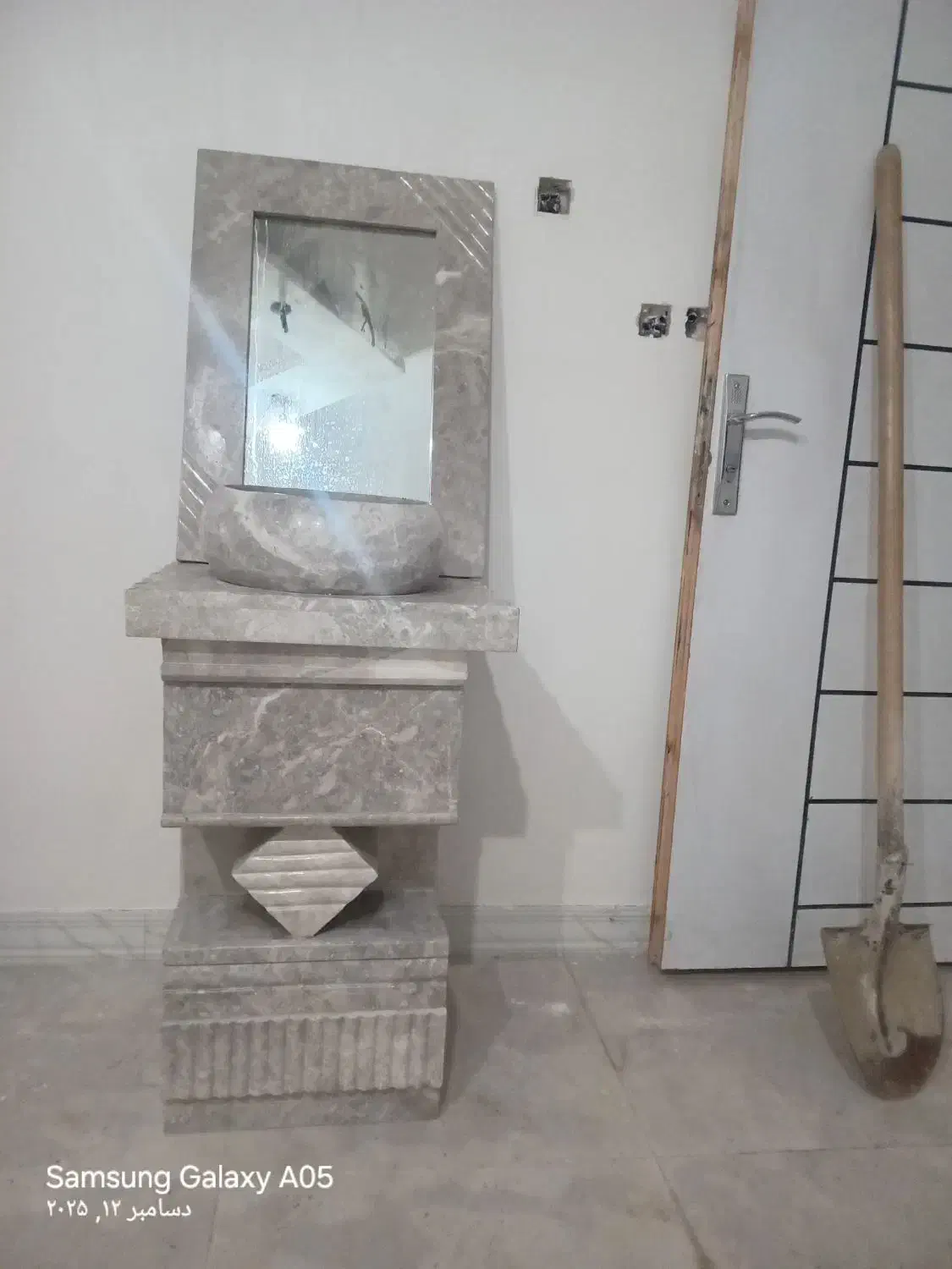 روشویی سنگی|لوازم سرویس بهداشتی|جیرنده, |دیوار