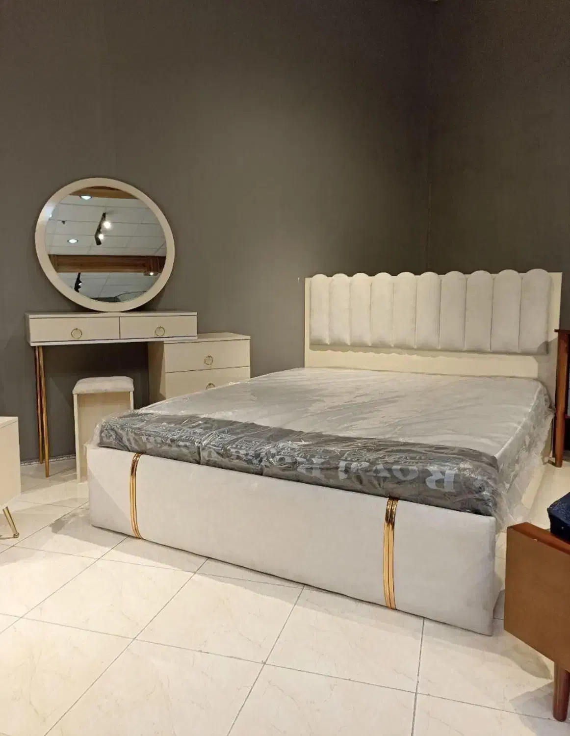 سرویس خواب دو نفره مدل ب۲۲|تخت و سرویس خواب|تبریز, |دیوار