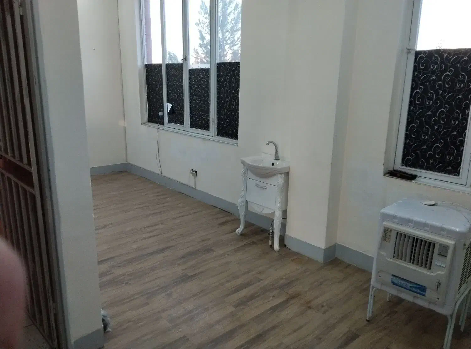 اجاره مغازه یا دفتر  اداری تجاری|اجارهٔ دفتر کار، اتاق اداری، مطب|فولادشهر, A4|دیوار