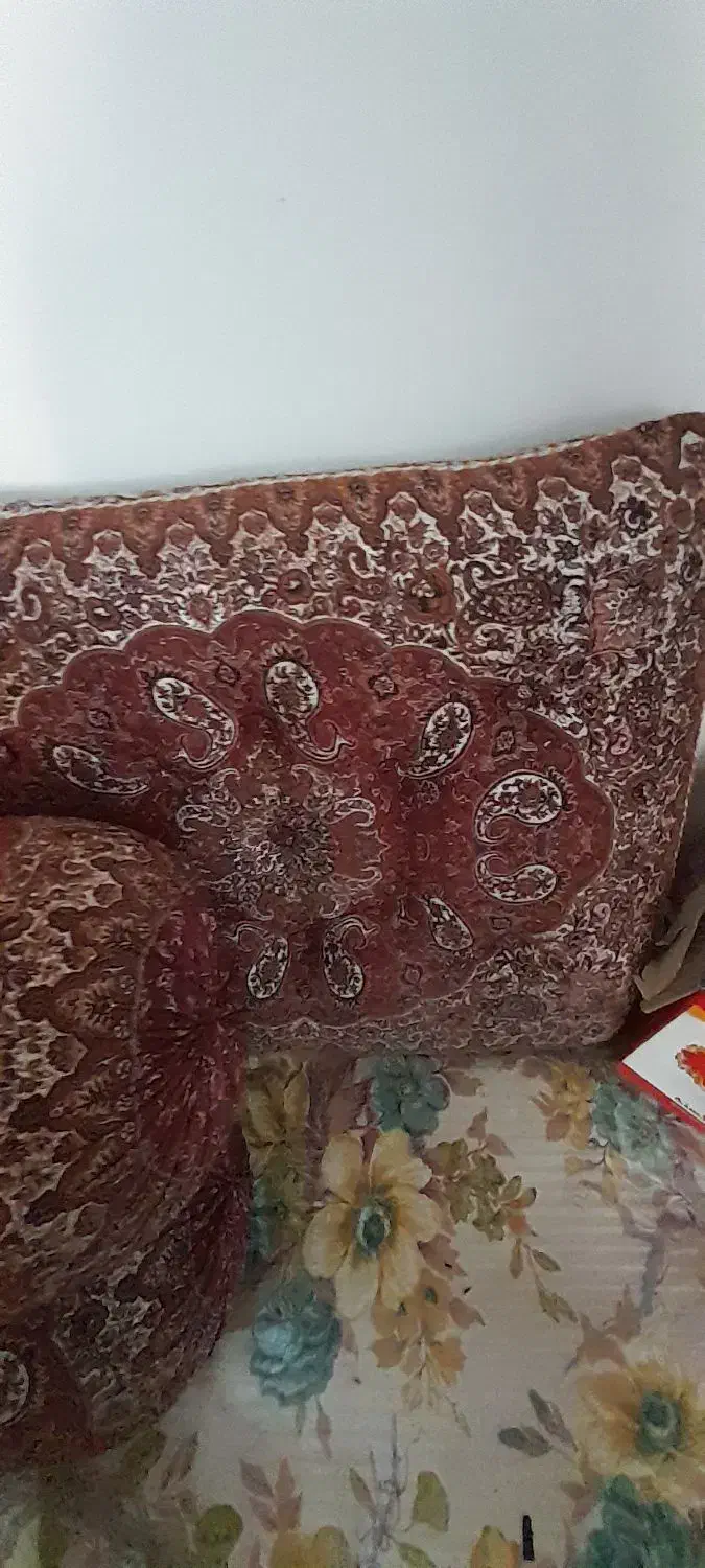 ی جفت پشتی وجفت بالش سنتی|رختخواب، بالش، پتو|کرمان, |دیوار