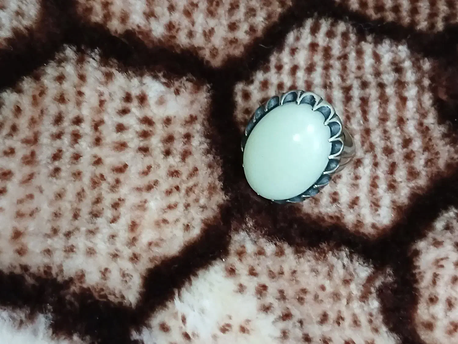 سنگ زنده ک تو تاریکی روشن میشه|بدلیجات|تبریز, |دیوار