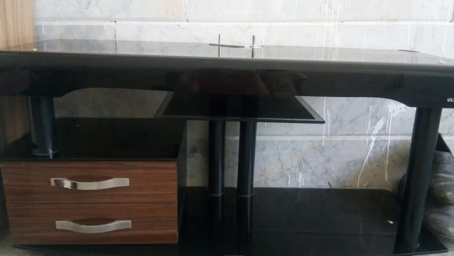 میز تلویزیون سالم وتمیز|میز تلویزیون|تربت‌حیدریه, سیلوی گندم|دیوار