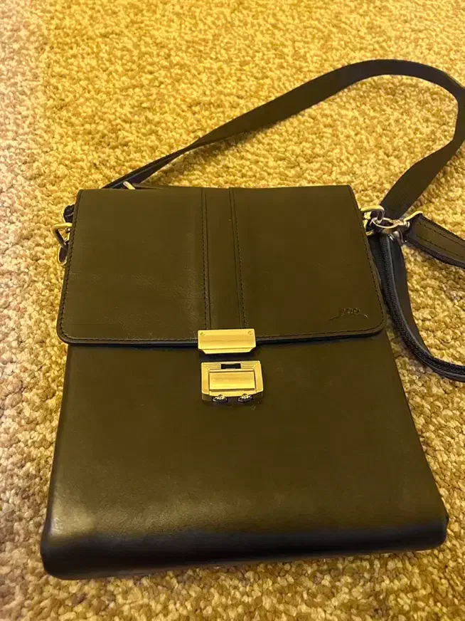 کیف چرم طبیعی ری چرم اسپرت زنانه مردانه|کیف، کفش، کمربند|قم, چهل درخت|دیوار