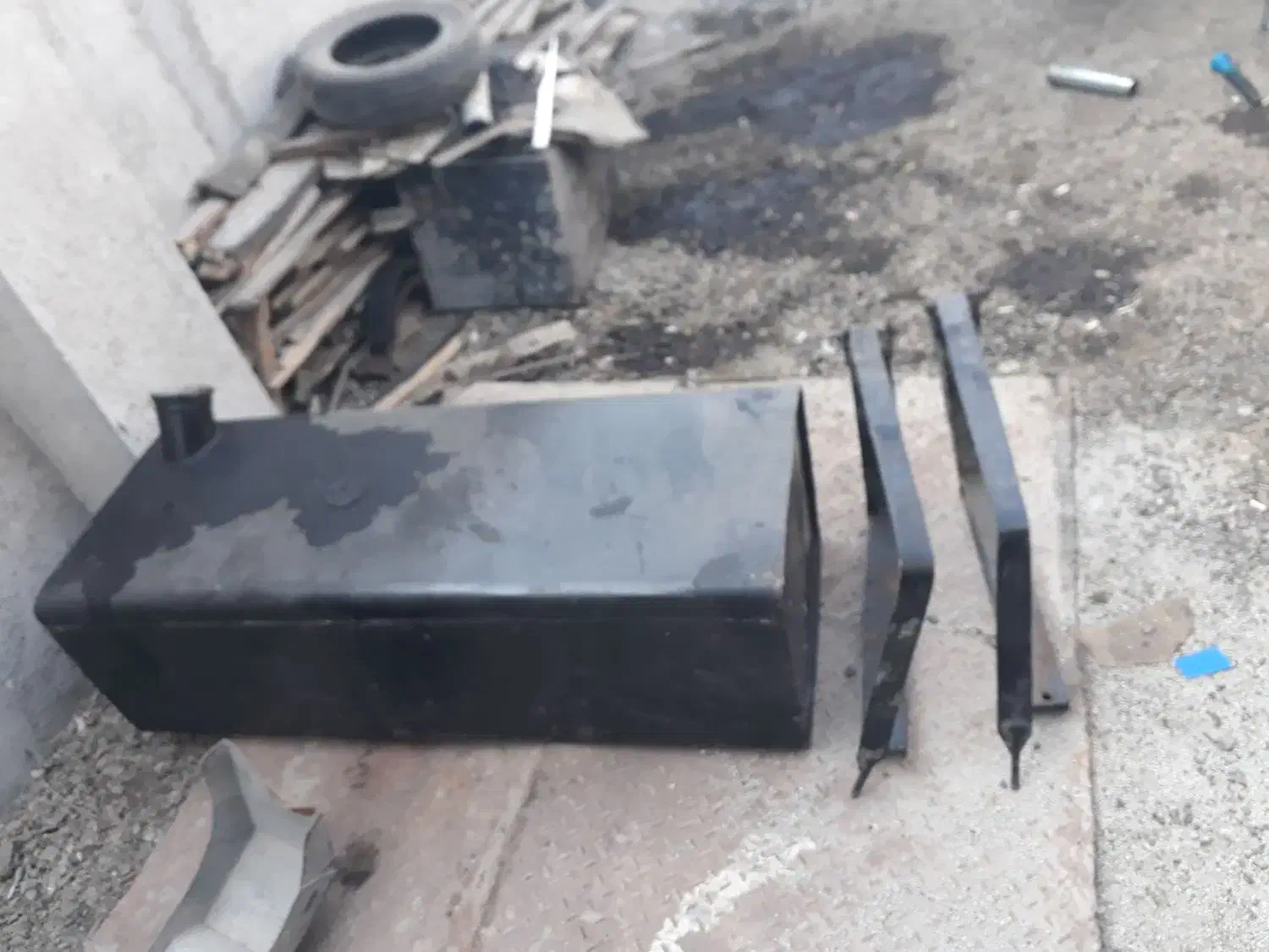 یک عدد باک محکم ۳۰۰لیتری با دیاق|قطعات یدکی و لوازم جانبی|وحیدیه, |دیوار