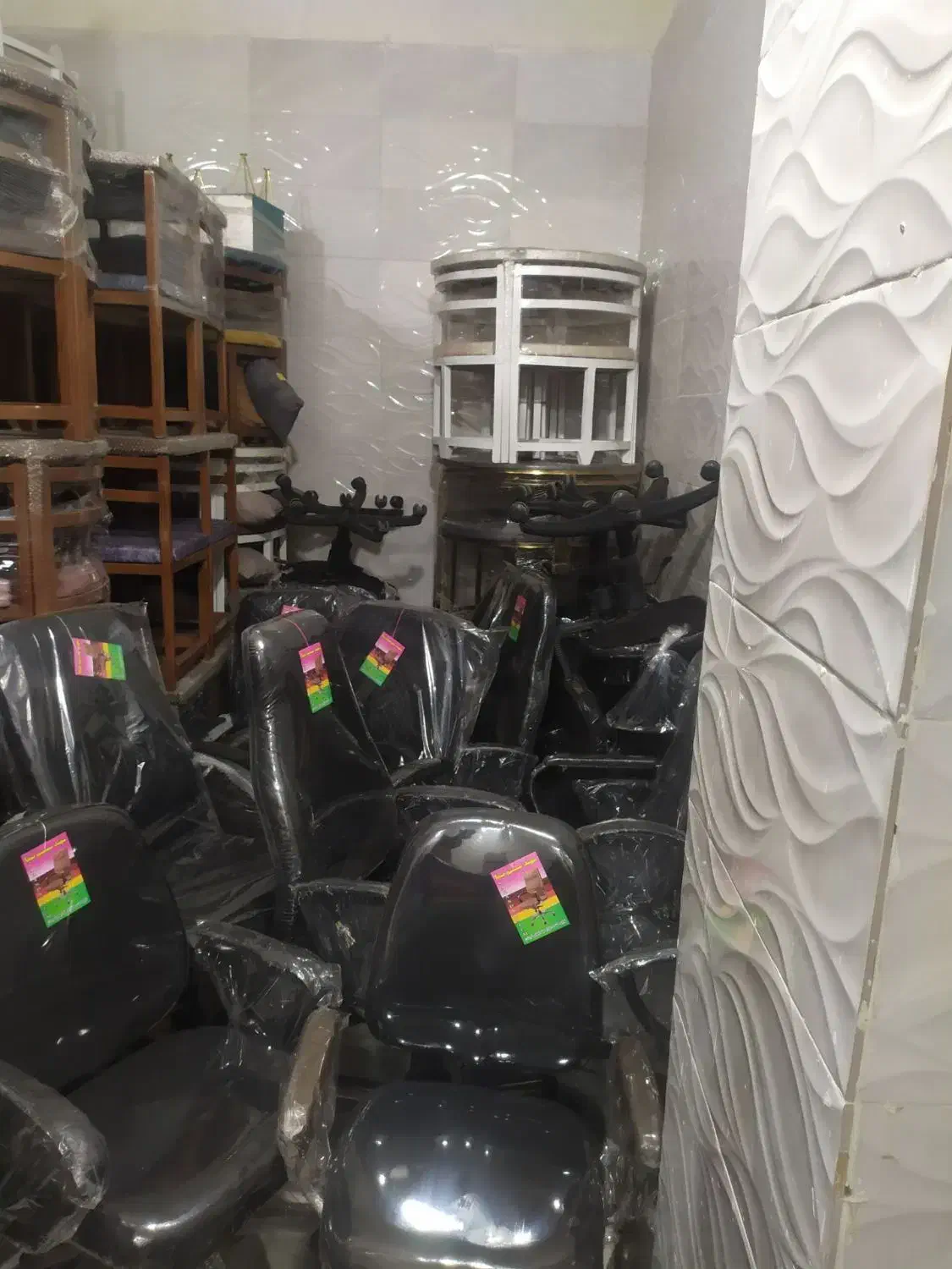 صندلی چرخدار|صندلی و نیمکت|زاهدان, |دیوار