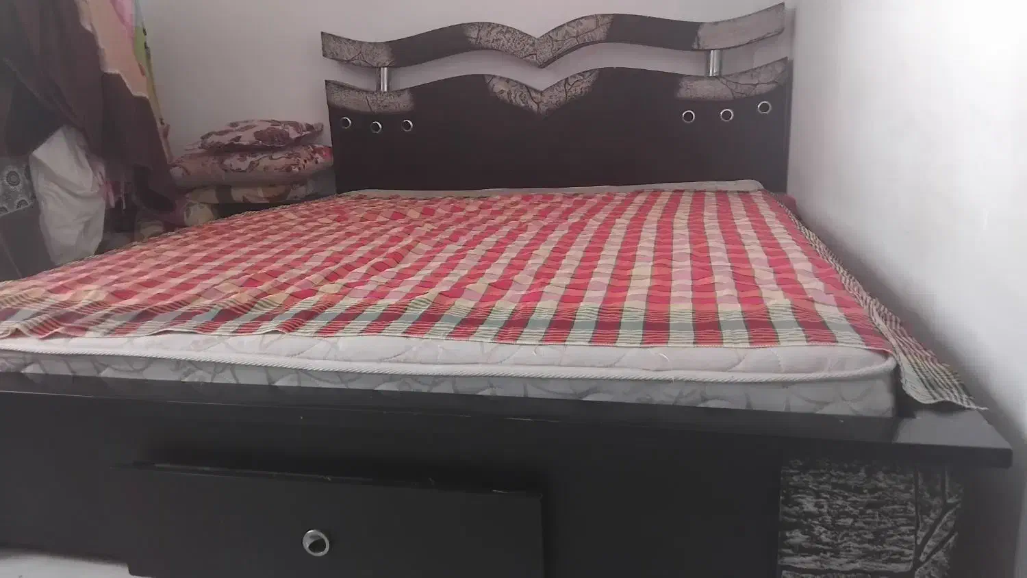 تخت خواب و آینه|تخت و سرویس خواب|تاکستان, |دیوار