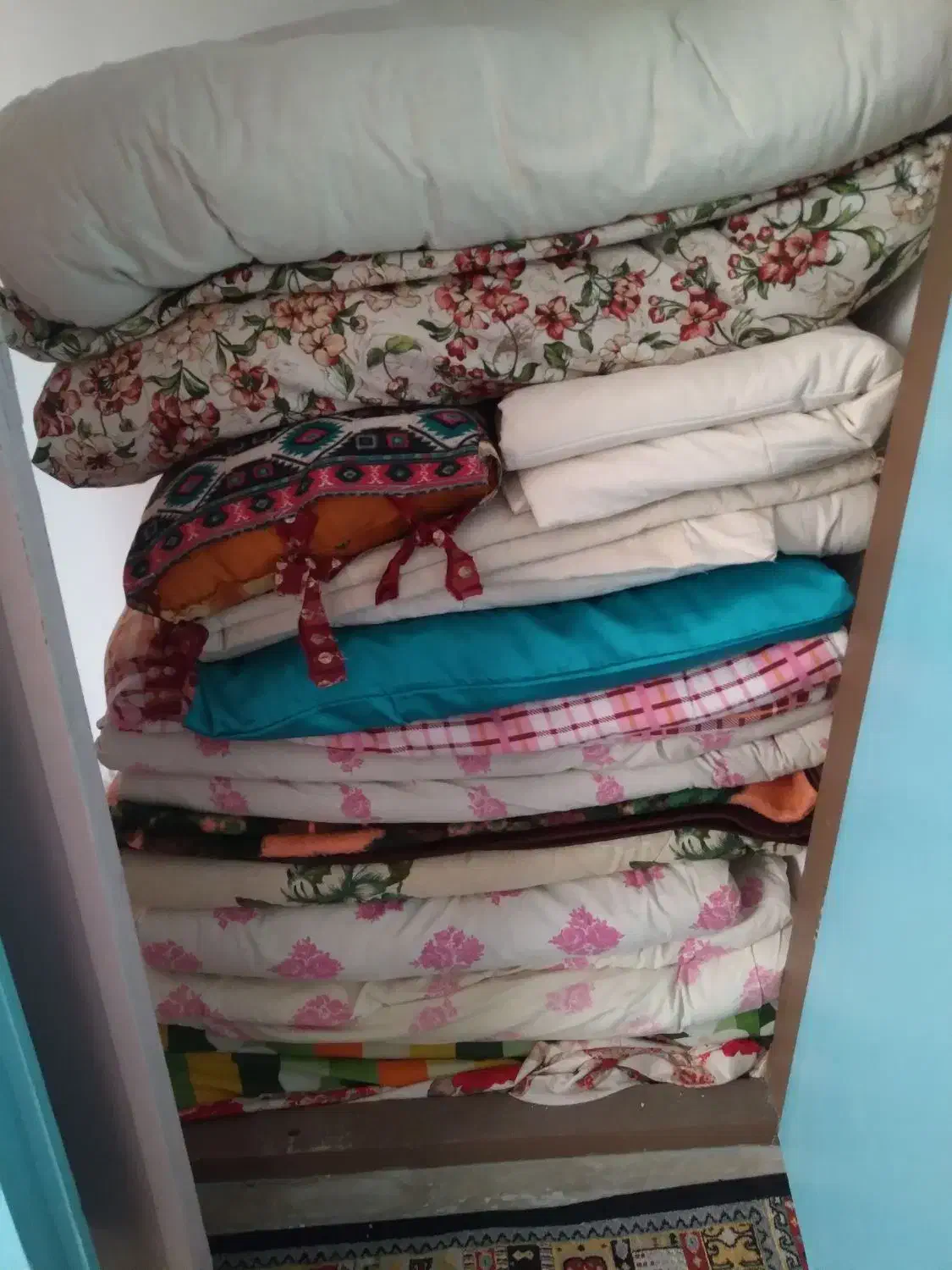 فروش تعدادی پتو و لحاف با ملحفه تمیز و نو|رختخواب، بالش، پتو|قائمشهر, |دیوار