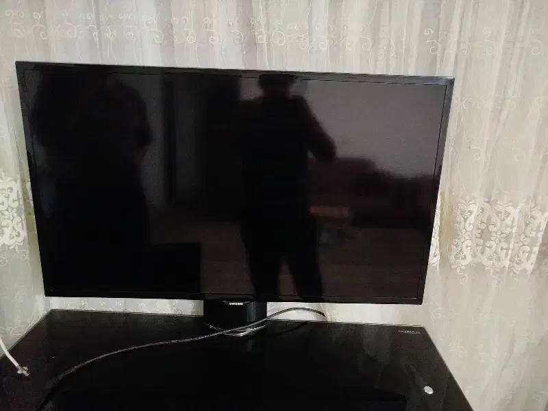 فروشی|تلویزیون و پروژکتور|قروه, |دیوار