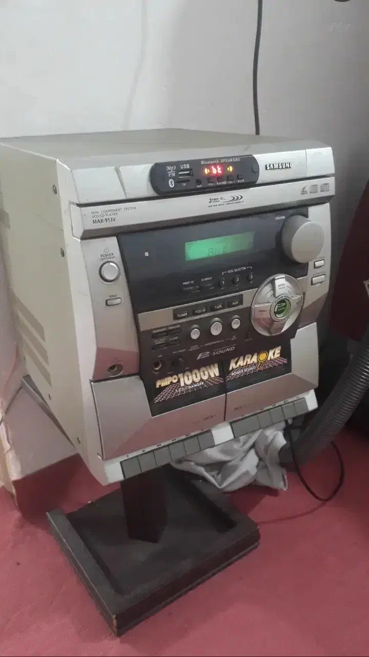 ظبط با دو عدد باندبلوتوث خور فلش خور کیفت عالی|سیستم صوتی خانگی|شهریار, شهریار|دیوار