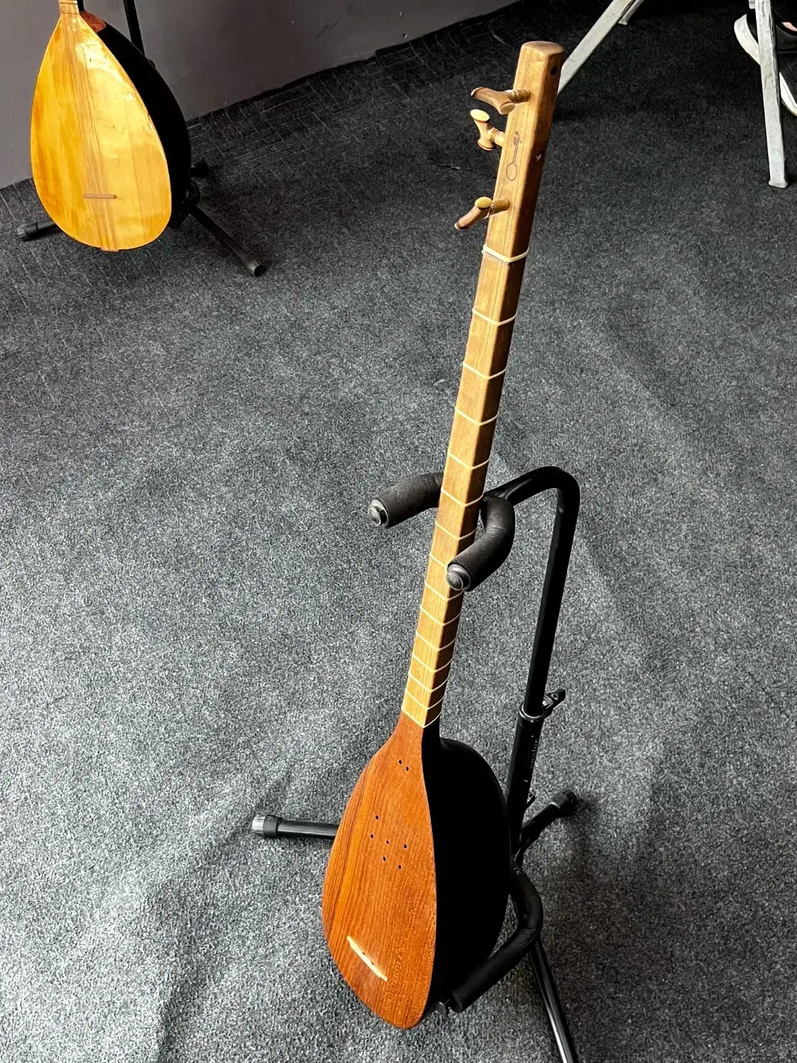 تنبور کاسه یک تیکه سه مهر قاسمی|سازهای سنتی|شهریار, شهریار|دیوار