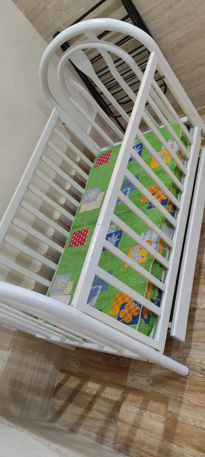 تخت خواب کودک|تخت و سرویس خواب|رشت, نخودچر|دیوار