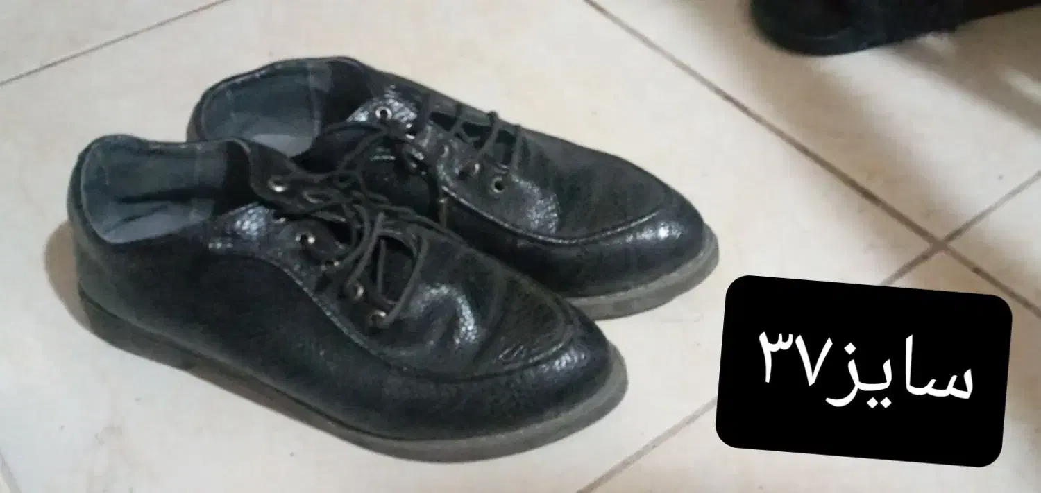 کفش ها فقط جفتی ۱۱۰۰۰۰تومان|کیف، کفش، کمربند|قم, چهار مردان|دیوار