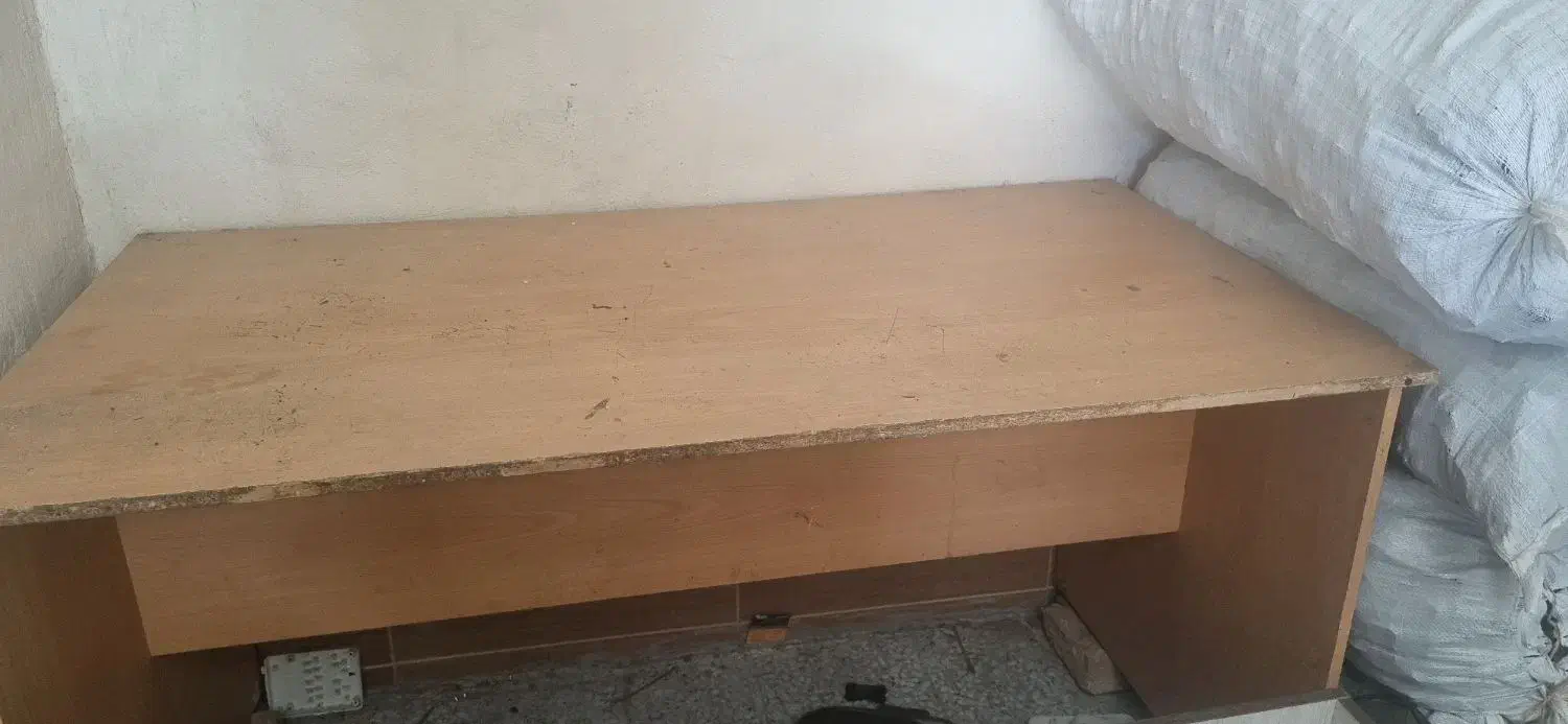 میزکارساده|میز تحریر و کامپیوتر|شیراز, شیخ علی چوپان|دیوار