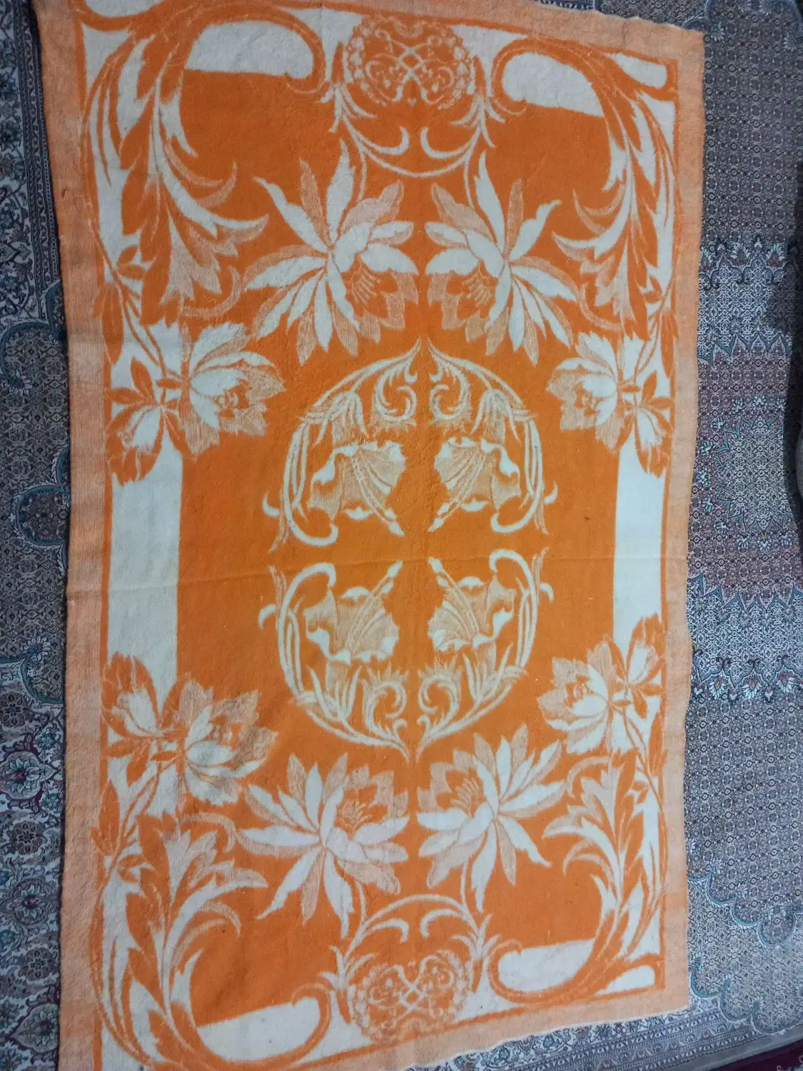 پتو و زیر انداز|رختخواب، بالش، پتو|بیرجند, |دیوار