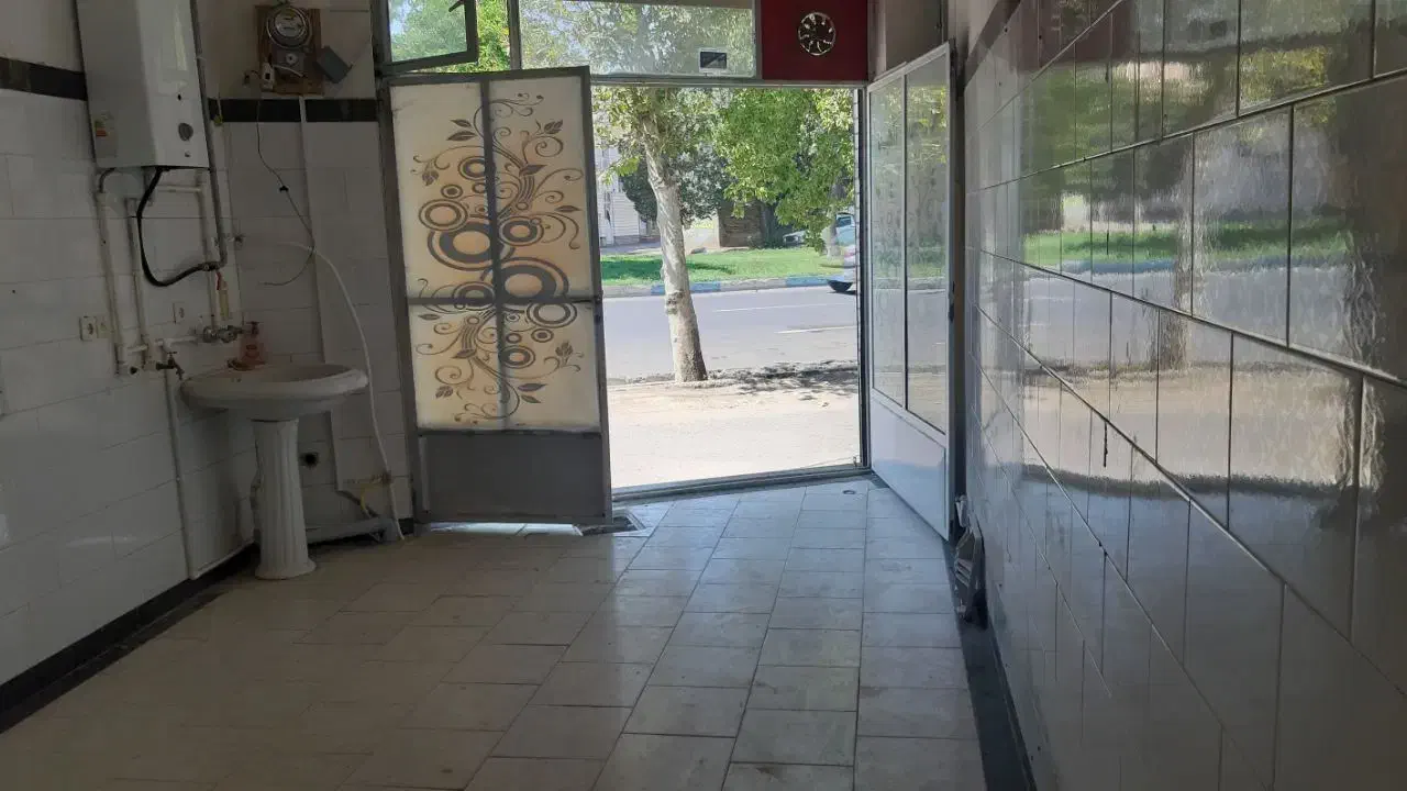 مغازه در بلوار معلم نزدیک میدان قائم|اجارهٔ مغازه و غرفه|مرند, |دیوار