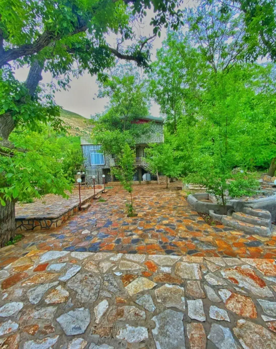 عمارت نسمه|اجارهٔ کوتاه‌مدت ویلا و باغ|پاوه, |دیوار