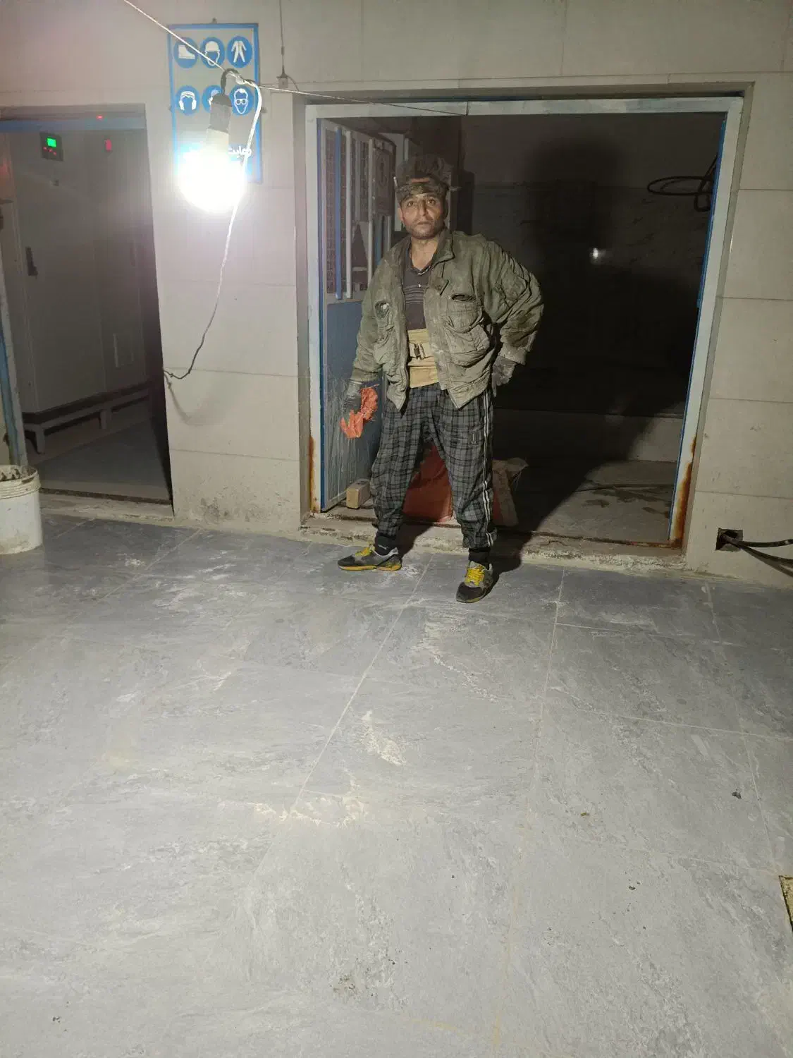 اجرای کاشی و سرامیک|خدمات پیشه و مهارت|نسیم‌شهر, |دیوار