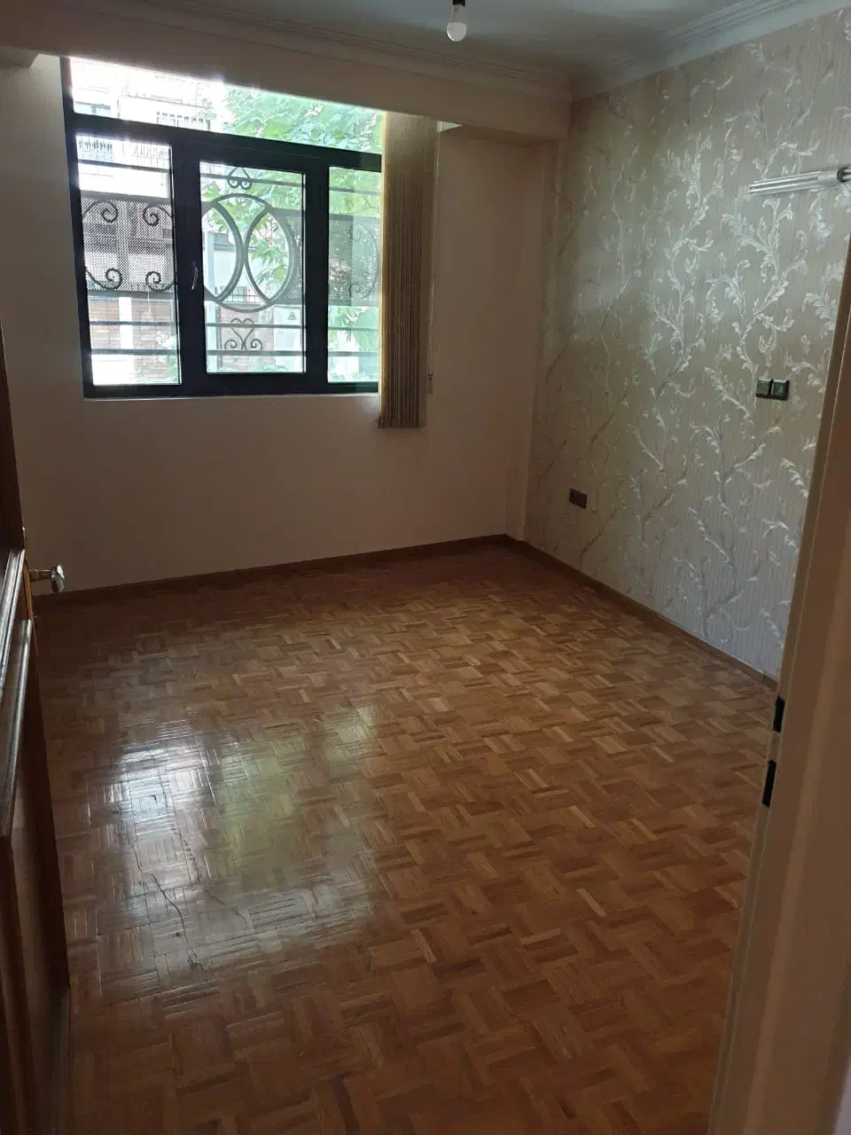 پاسداران ۱۴۲ متر ۳خوابه