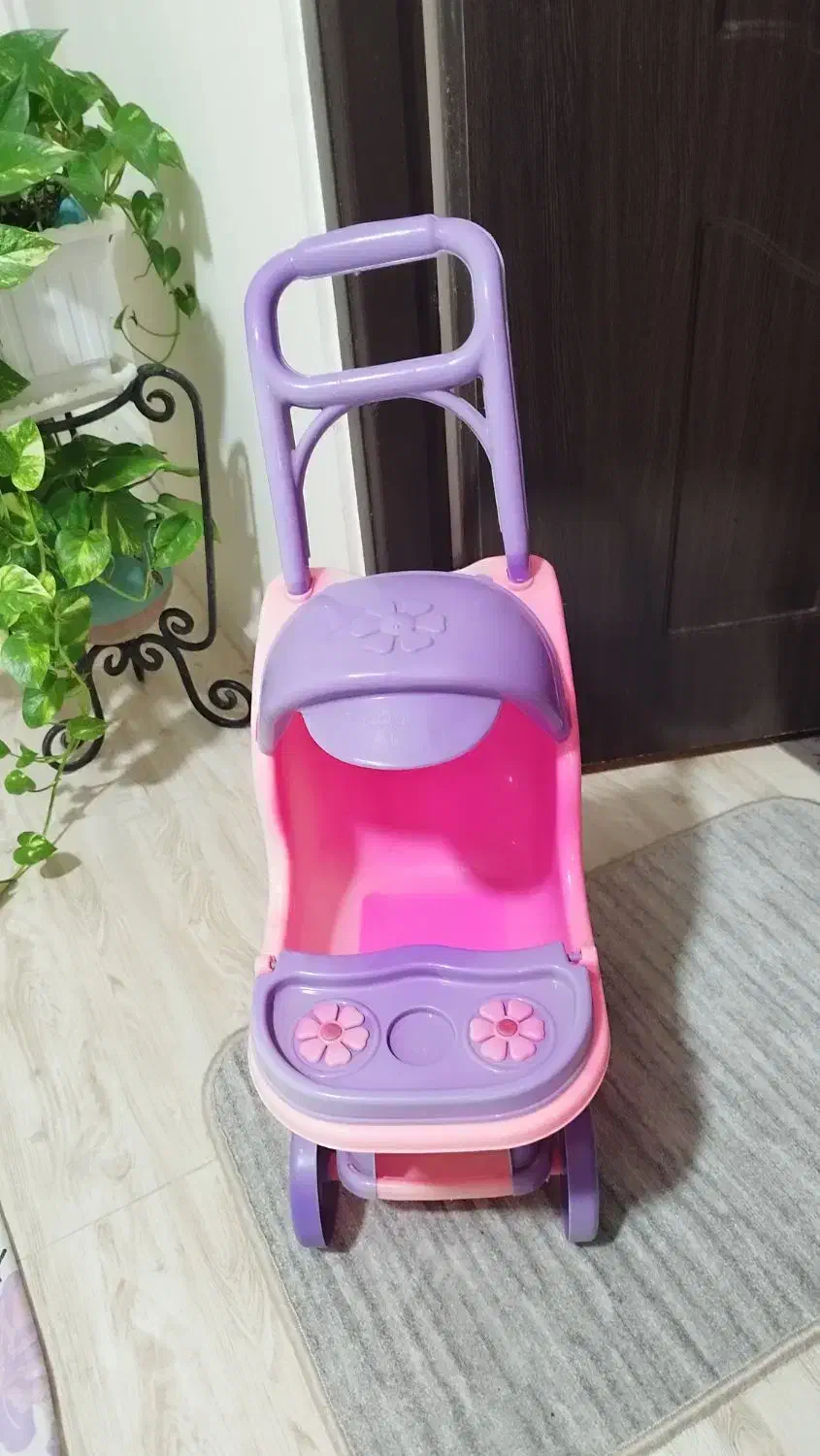 کالسکه اسباب بازی|اسباب‌‌بازی|آستانه اشرفیه, |دیوار