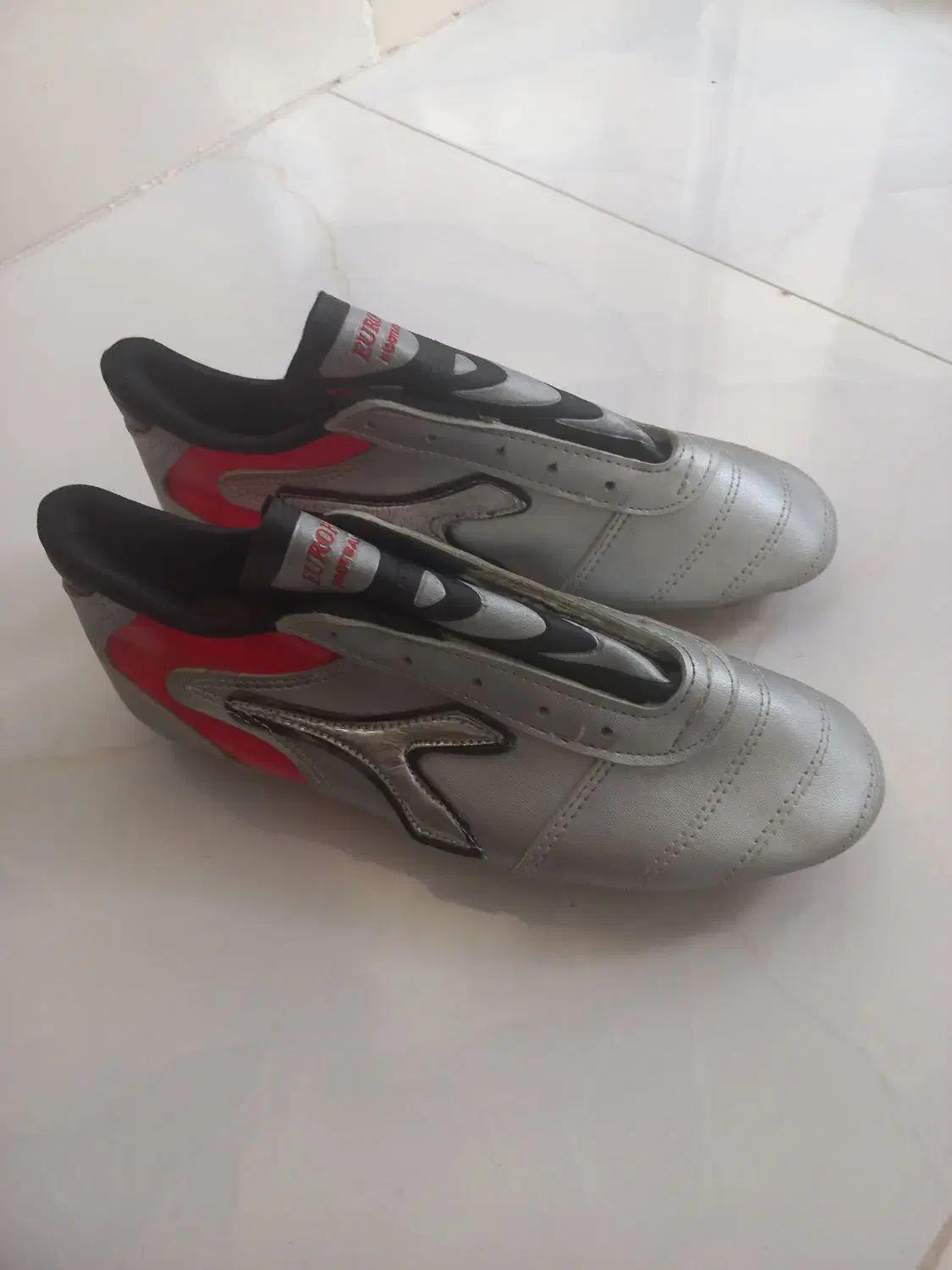 کفش ورزشی نو|کیف، کفش، کمربند|گرگان, |دیوار