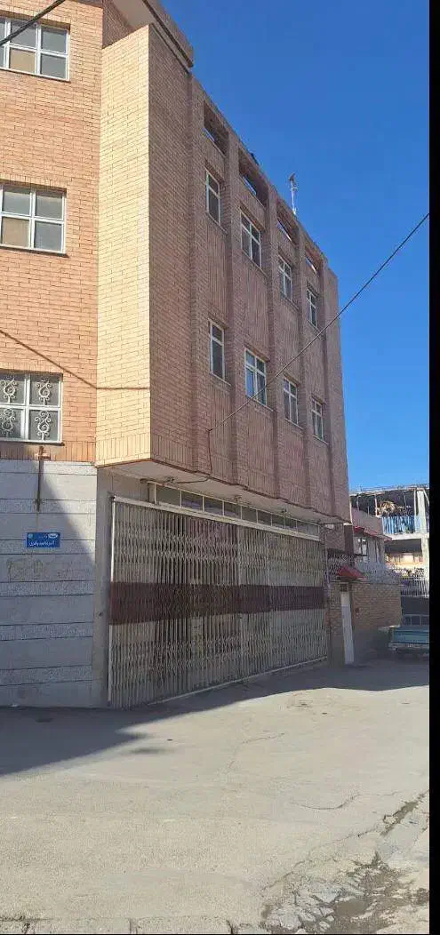 فروش ۴ واحد تجاری (مسکونی)|فروش دفتر کار، اتاق اداری، مطب|لنجان, |دیوار