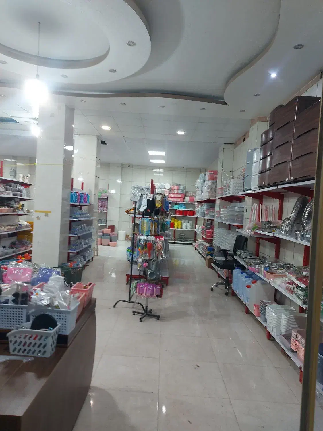 اجاره مغازه خیابان امیر کبیر بروجن|اجارهٔ مغازه و غرفه|بروجن, |دیوار