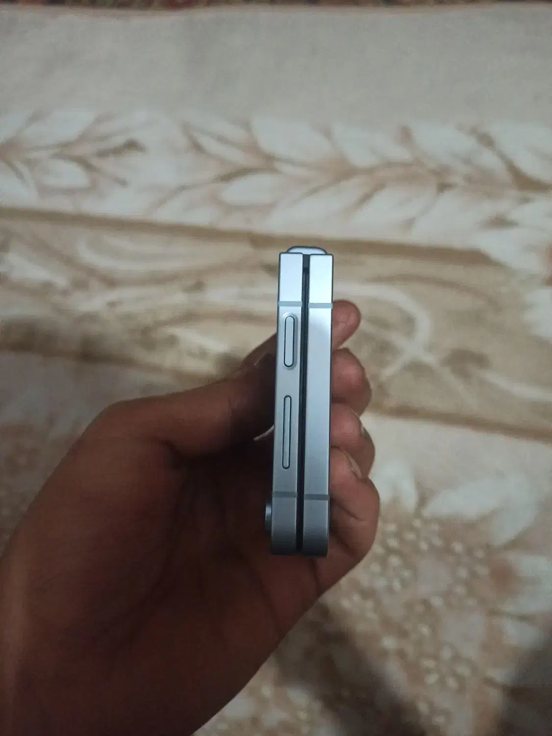 z flip 6 درجه یک|موبایل|کازرون, |دیوار