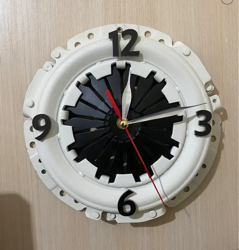 ساعت دیواری صفحه کلاچ|ساعت دیواری و تزئینی|رشت, منظریه|دیوار