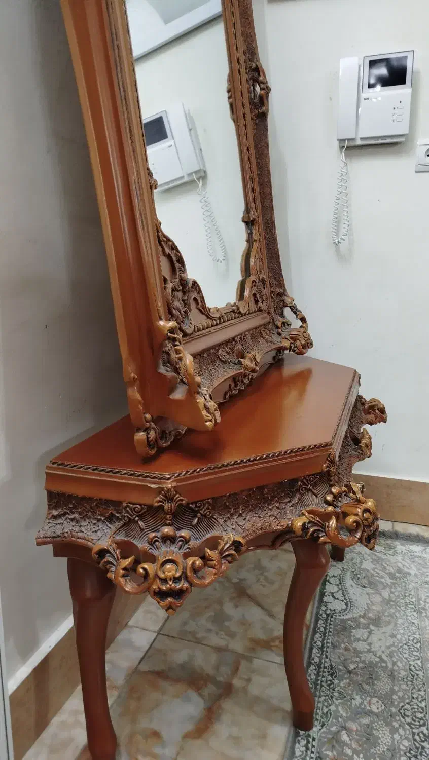 آینه شمعدان قهوه‌ای تمیز|مبلمان خانگی و میز عسلی|لنگرود, |دیوار