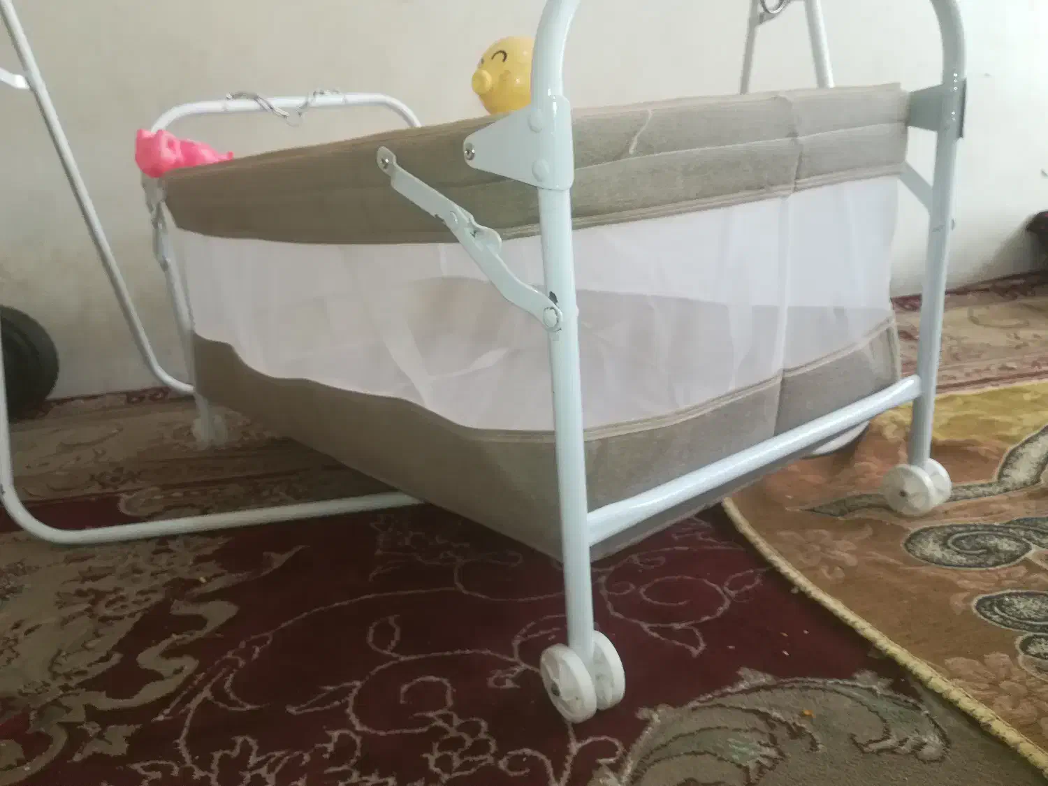 گهواره|کالسکه و لوازم جانبی|فولادشهر, A2|دیوار