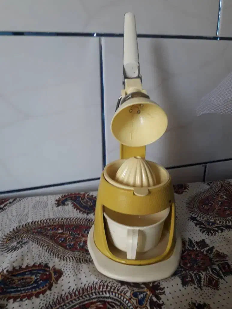 اب انارگیری دستی|آبمیوه‌گیر و آب‌مرکبات‌گیر|شیراز, مسلم|دیوار