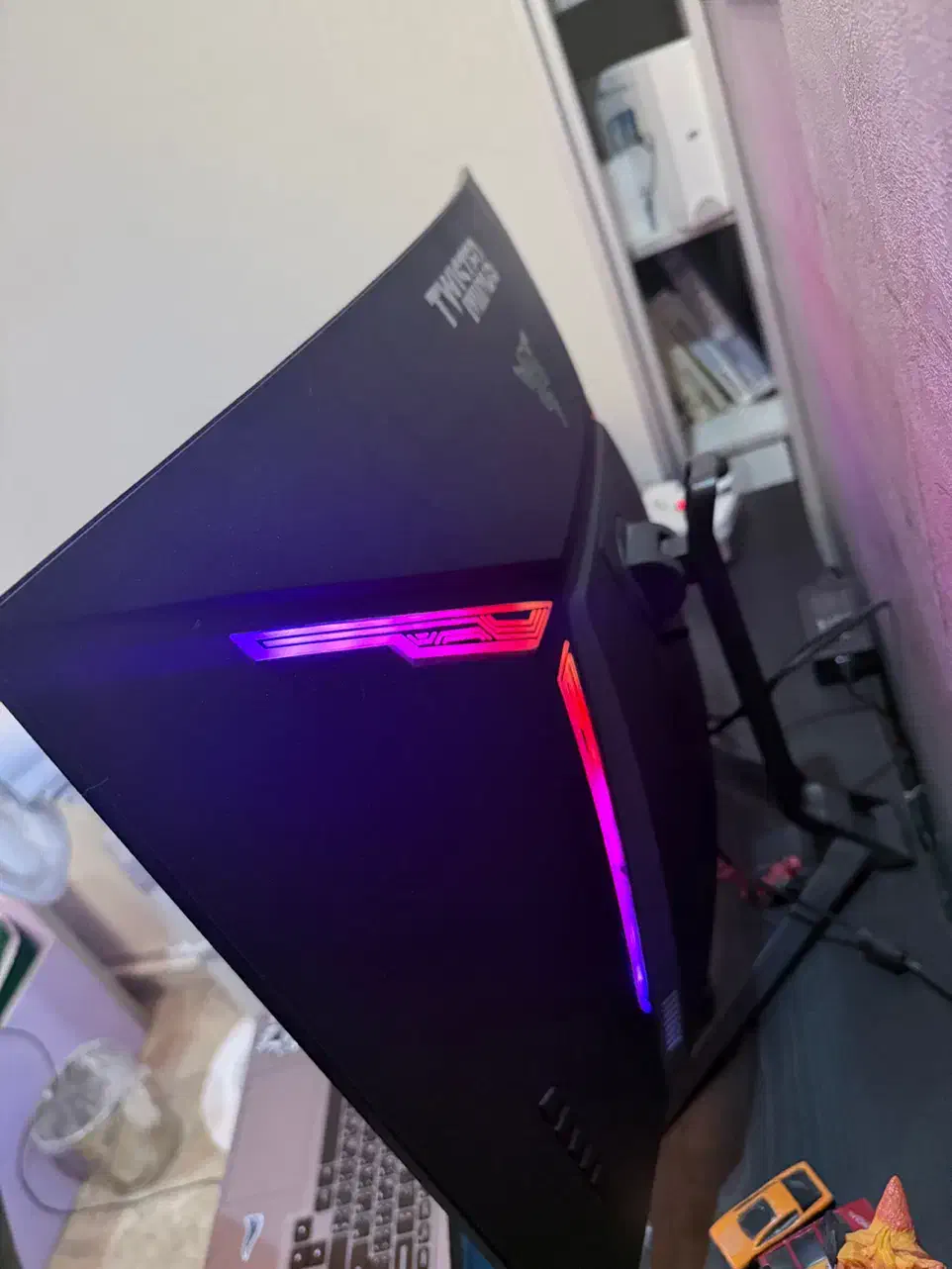 مانیتور ۳۲ اینچ خمیده ۱۴۴ هرتز|قطعات و لوازم جانبی رایانه|ری, دیلمان|دیوار