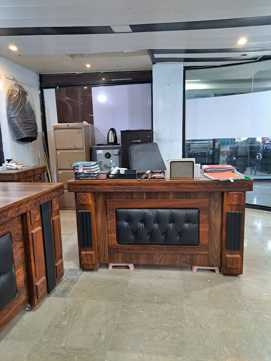 میز ال مدیریت میز منشی و صندلی در حدنو|دفتر کار|فولادشهر, A2|دیوار